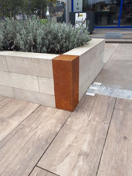 Stapelblok afdek hoek 15x15x43 cm Corten